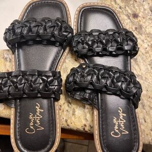 Creative Vintage slip on sandals black 6 never worn